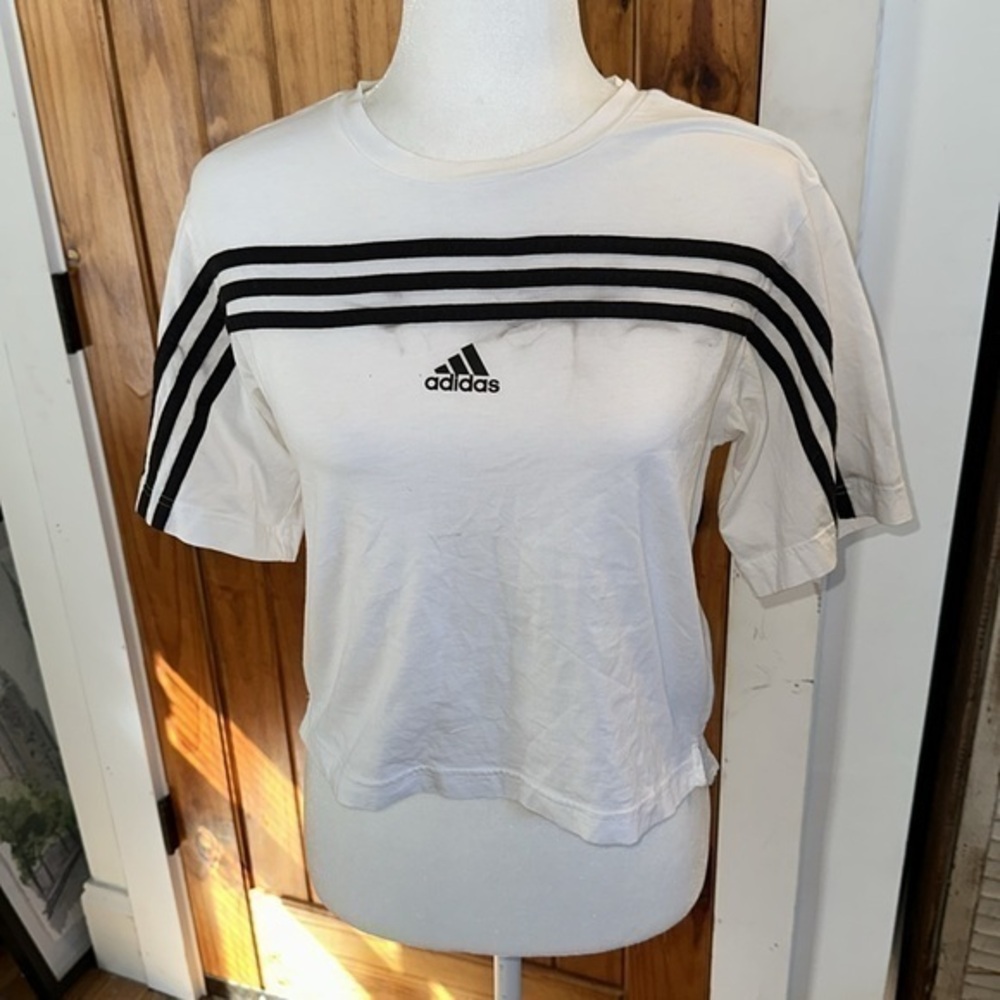 Adidas back stripe logo shirt sleeve  T-shirt, size XS
